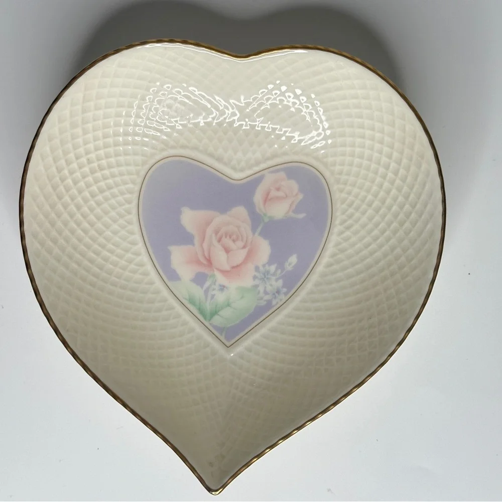 Mikasa Rose Duet Blue Lavender Heart Shaped Bone China Dish Ivory B2015